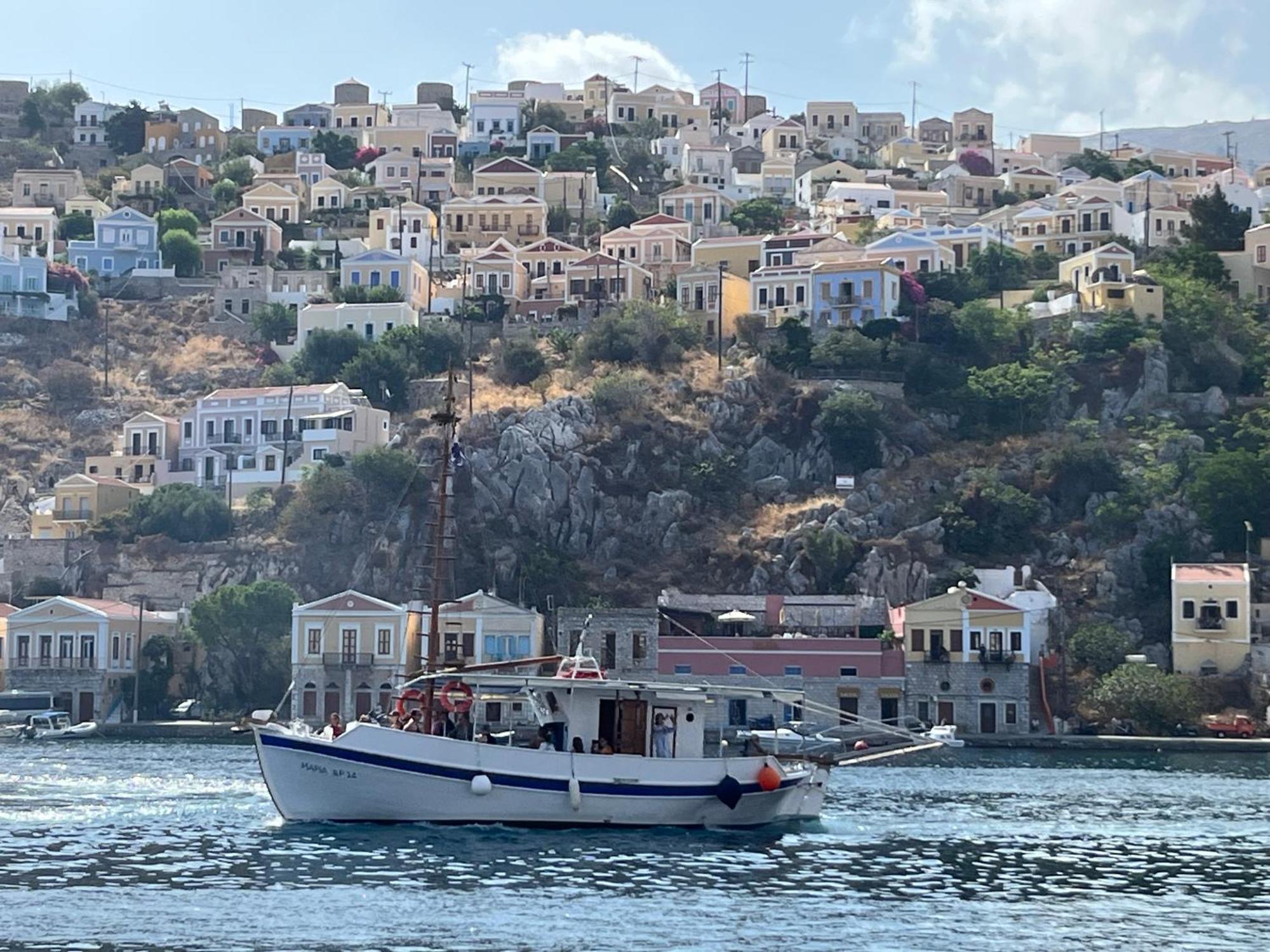 Aleminas Rooms Simi Dış mekan fotoğraf